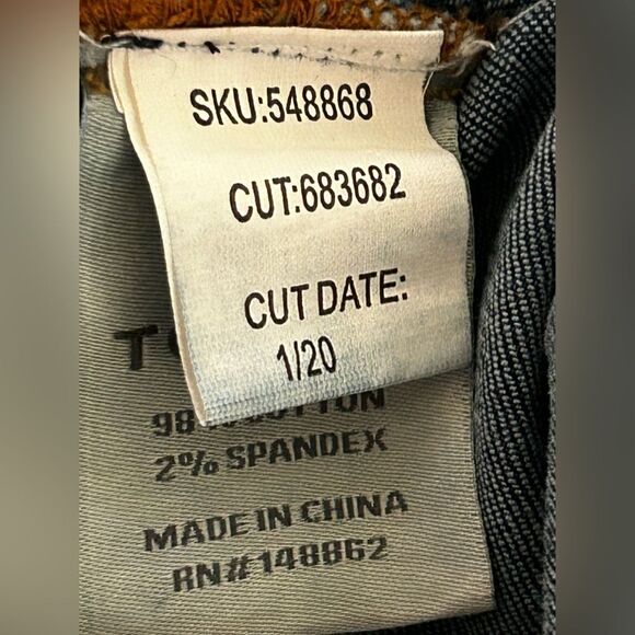 Torrid Womens size 1 Denim‎ Trucker Jacket Medium Wash Stretch Pockets - Picture 14 of 16